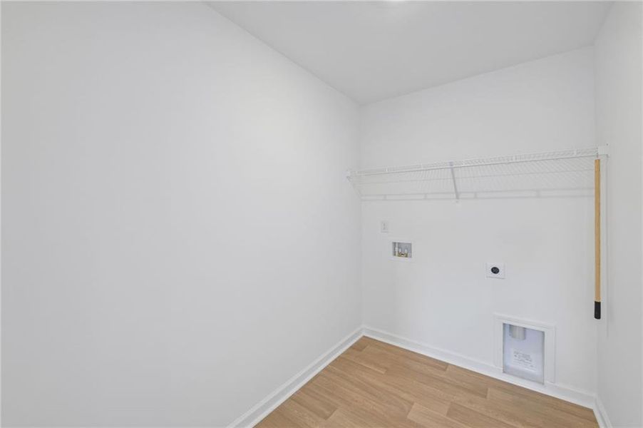 Spacious, unfurnished interior of a new home in Windance Lake, Loganville (Image 28).