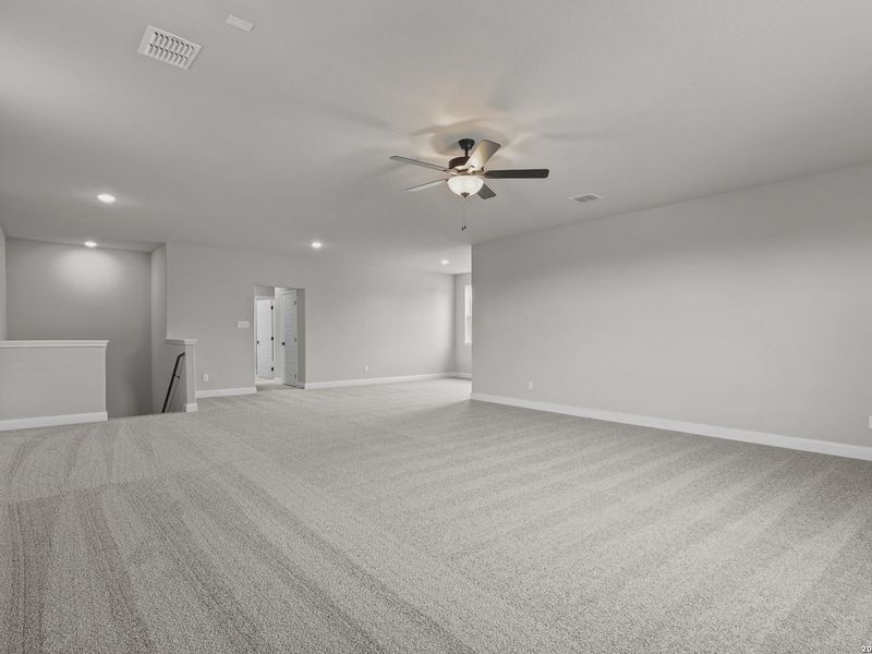 Spacious, unfurnished interior of a new home in Potranco Oaks, Castroville (Image 48). Spacious, unfurnished interior of a new home in Potranco Oaks, Castroville (Image 48).