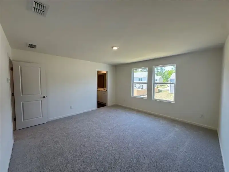 Spacious, unfurnished interior of a new home in Mt. Tabor Ridge, Dallas (Image 8). Spacious, unfurnished interior of a new home in Mt. Tabor Ridge, Dallas (Image 8).