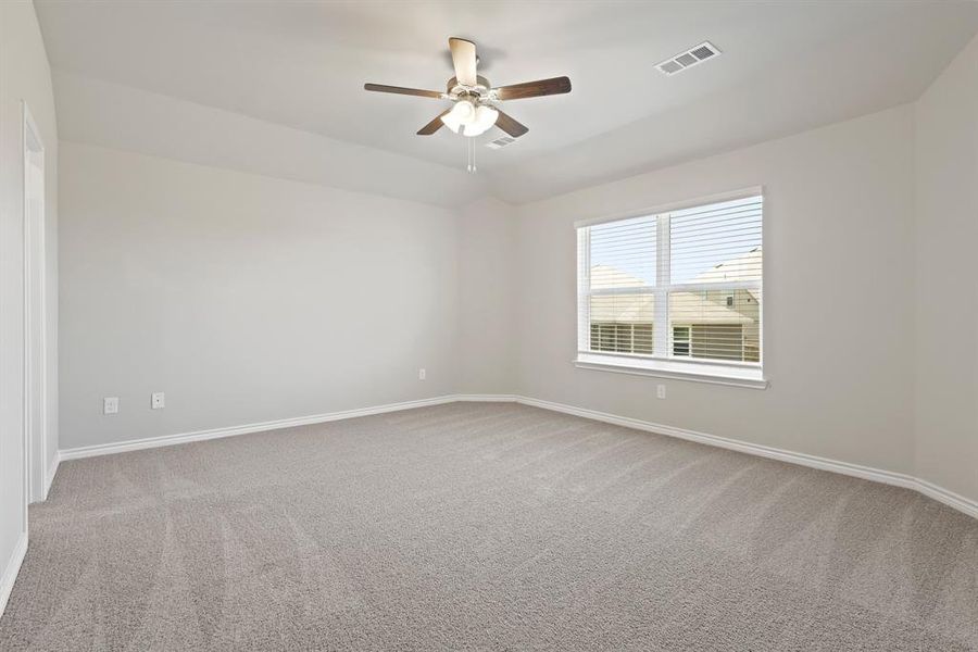 Spacious, unfurnished interior of a new home in Deer Creek, Fort Worth (Image 10). Spacious, unfurnished interior of a new home in Deer Creek, Fort Worth (Image 10).