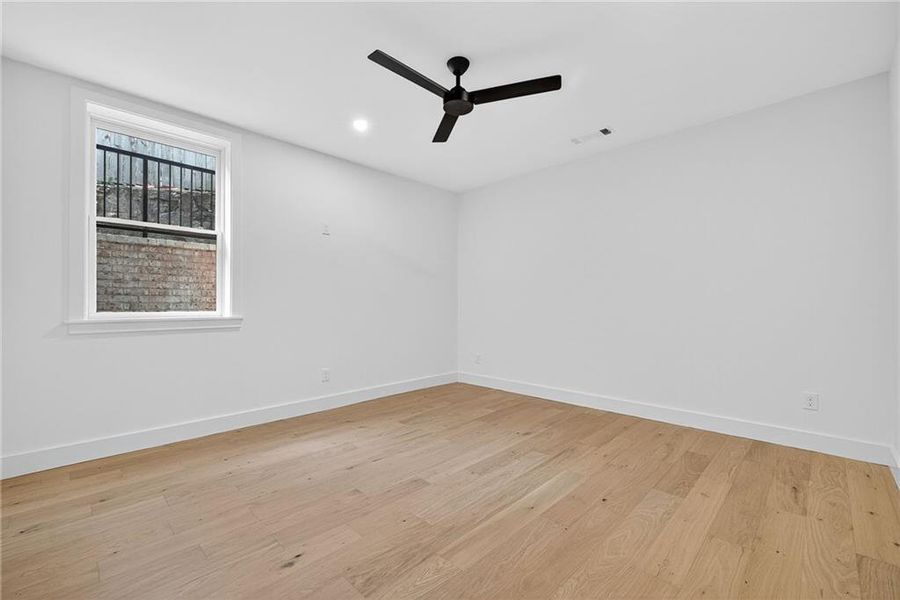 Spacious, unfurnished interior of a new home in , Atlanta (Image 43).