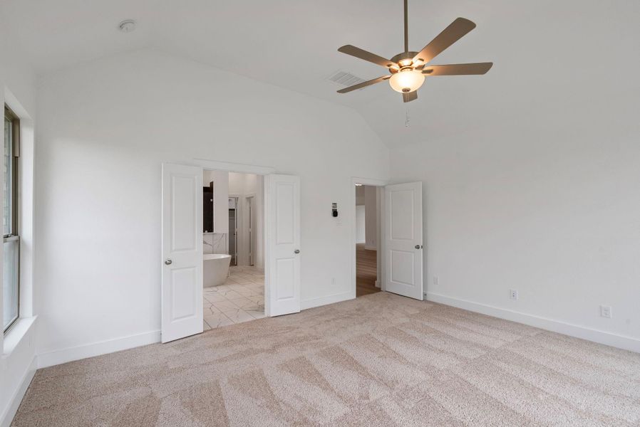 Spacious, unfurnished interior of a new home in Valencia, Manvel (Image 20). Spacious, unfurnished interior of a new home in Valencia, Manvel (Image 20).