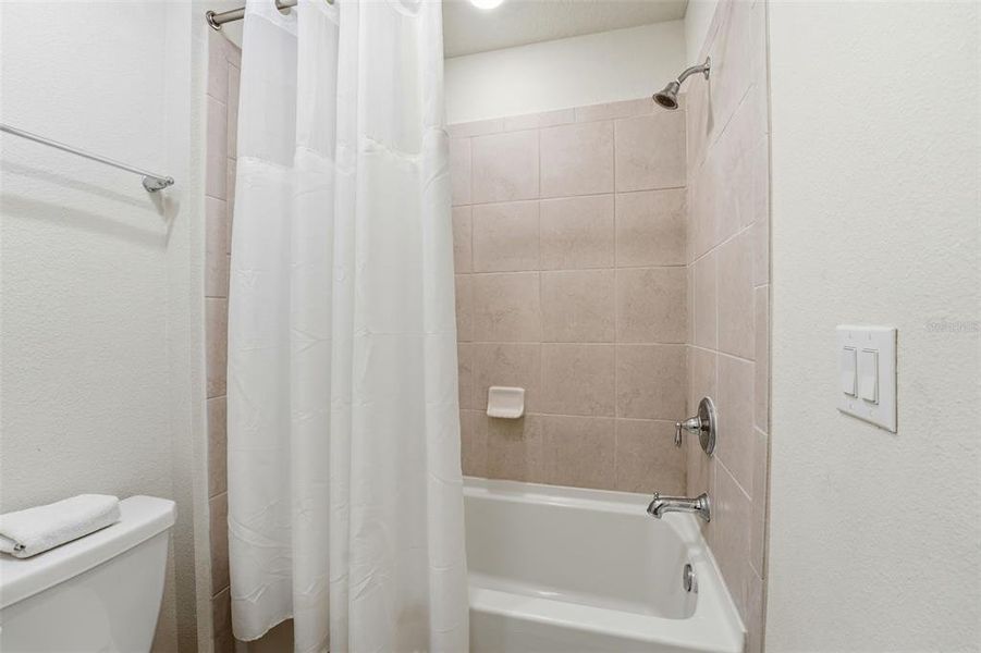 Furnished interior view inside a new home in , Clermont (Image 34).
