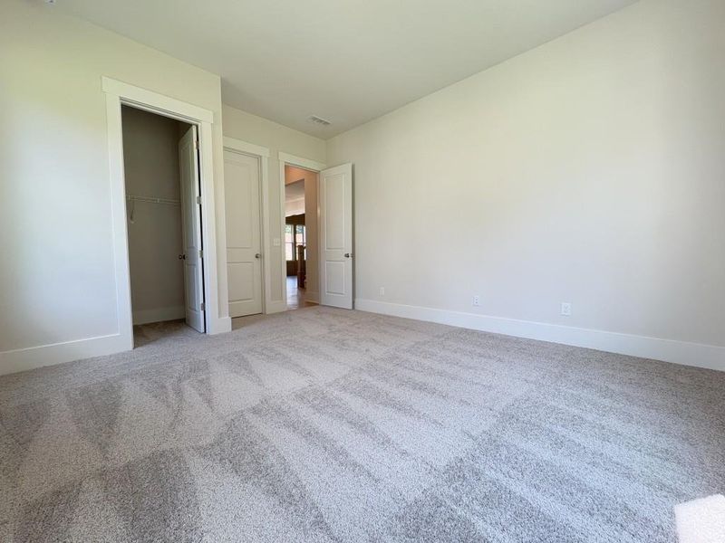Spacious, unfurnished interior of a new home in Arden on Lanier, Cumming (Image 20).