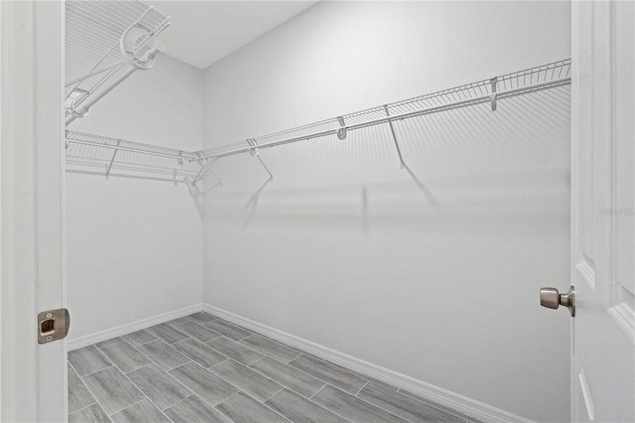 Spacious, unfurnished interior of a new home in , Ocala (Image 16).