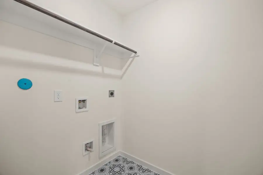 Spacious, unfurnished interior of a new home in Ashland, Houston (Image 22).