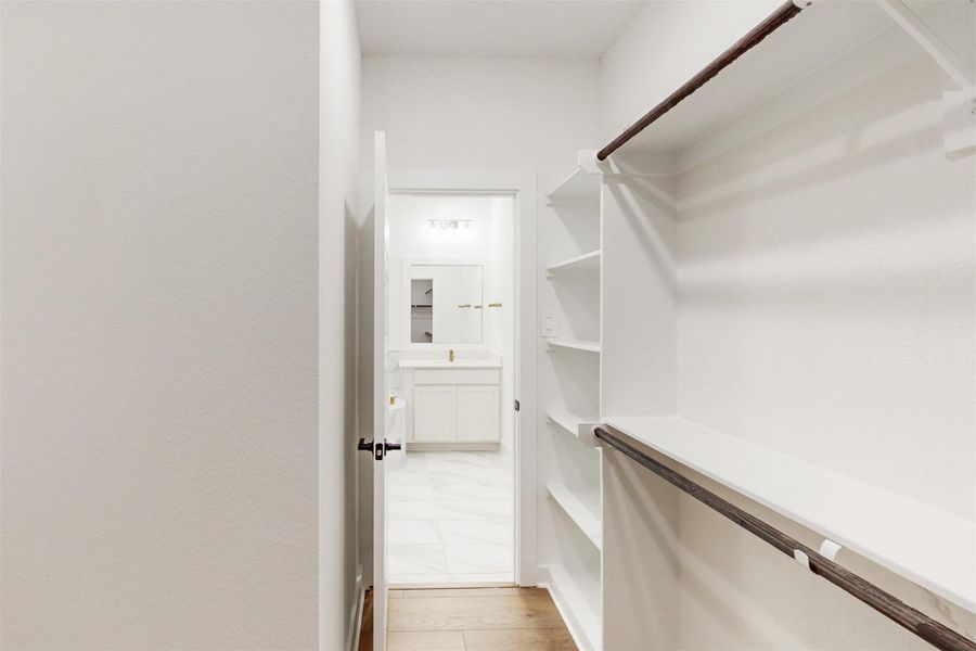 Spacious, unfurnished interior of a new home in Sorella, Tomball (Image 22).