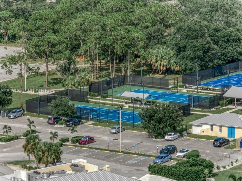 Community amenities in , Sebring (Image 59).