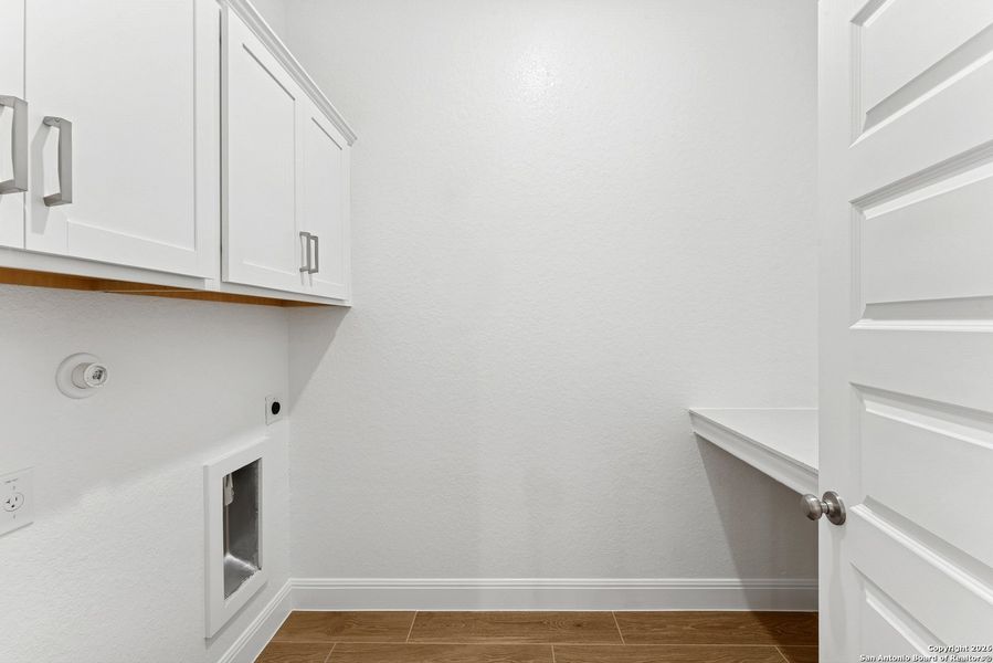 Spacious, unfurnished interior of a new home in Davis Ranch 50', San Antonio (Image 20).