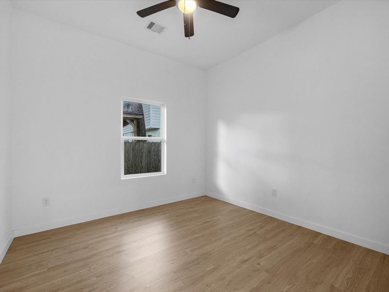 Image 8 of a home in . Image 8 of a home in .