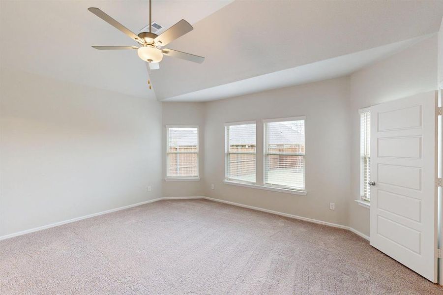 Spacious, unfurnished interior of a new home in The Preserve, Justin (Image 31).