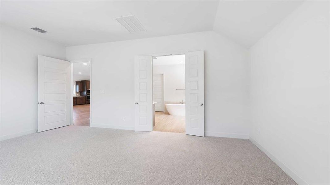 Spacious, unfurnished interior of a new home in Devonshire - Reserve 50', Forney (Image 22). Spacious, unfurnished interior of a new home in Devonshire - Reserve 50', Forney (Image 22).