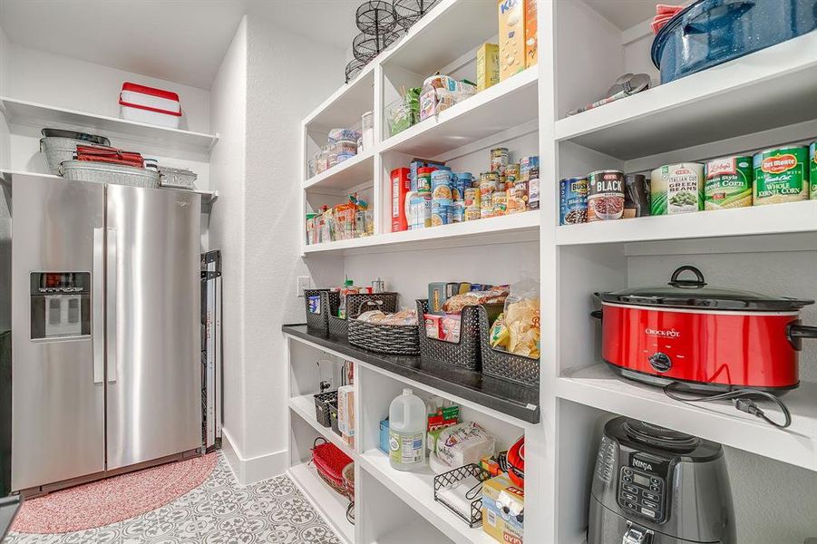 Close-up of interior finishes inside a home in , Waxahachie (Image 20).
