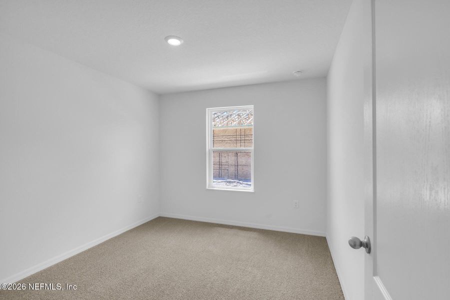 Spacious, unfurnished interior of a new home in Rolling Hills, Green Cove Springs (Image 18).