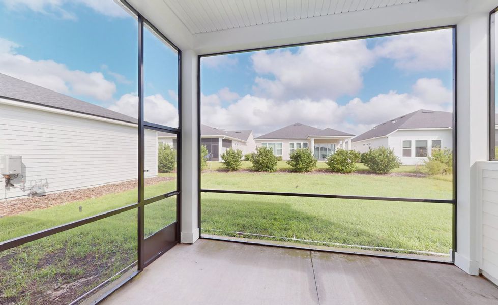 Exterior details and patio area of a home in Oakmont, Gainesville (Image 15).