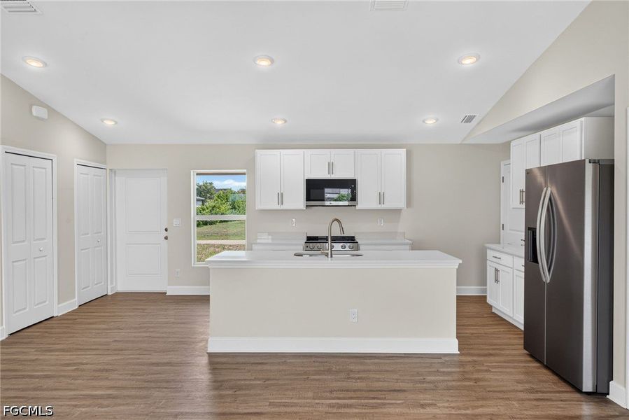 Furnished interior view inside a new home in Cape Coral, Cape Coral (Image 8).