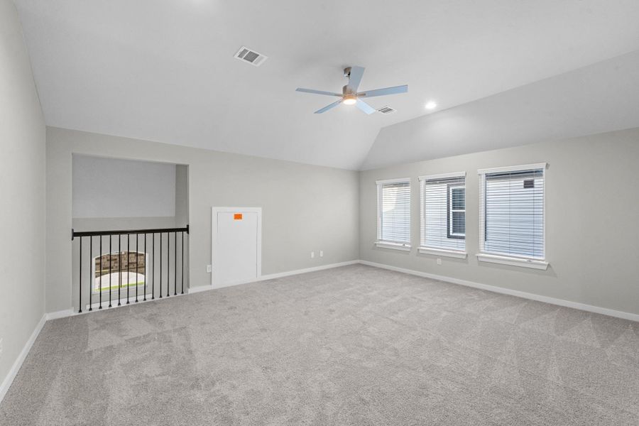 Spacious, unfurnished interior of a new home in Morton Creek Ranch, Katy (Image 21).