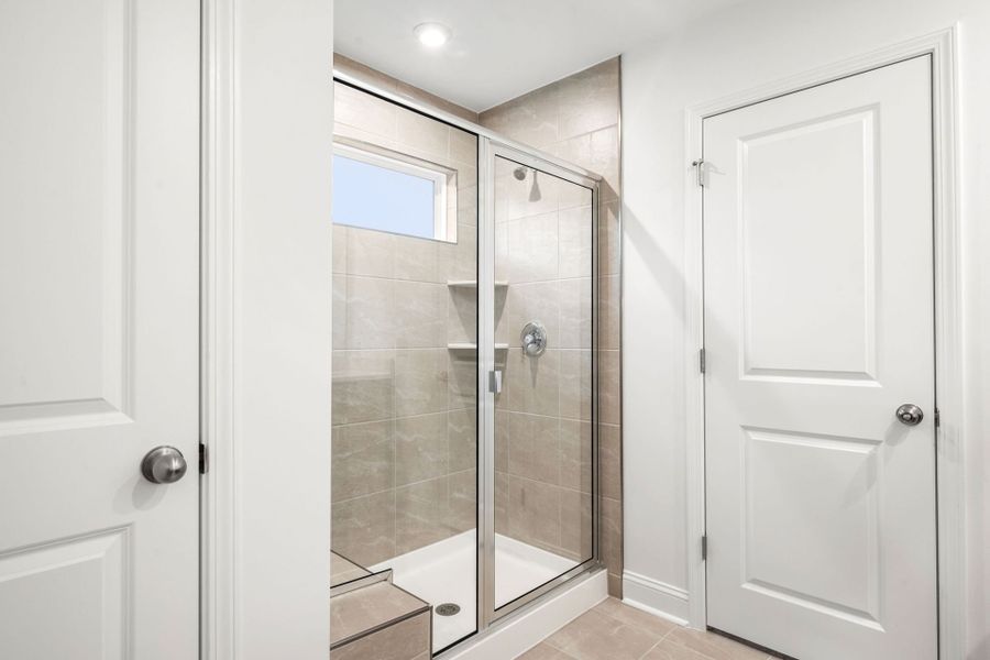 Furnished interior view inside a new home in Salem Bay, Beaufort (Image 12).