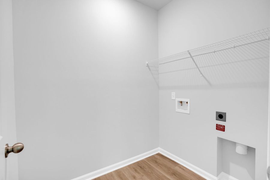 Spacious, unfurnished interior of a new home in Bradford Pointe, Summerville (Image 27).