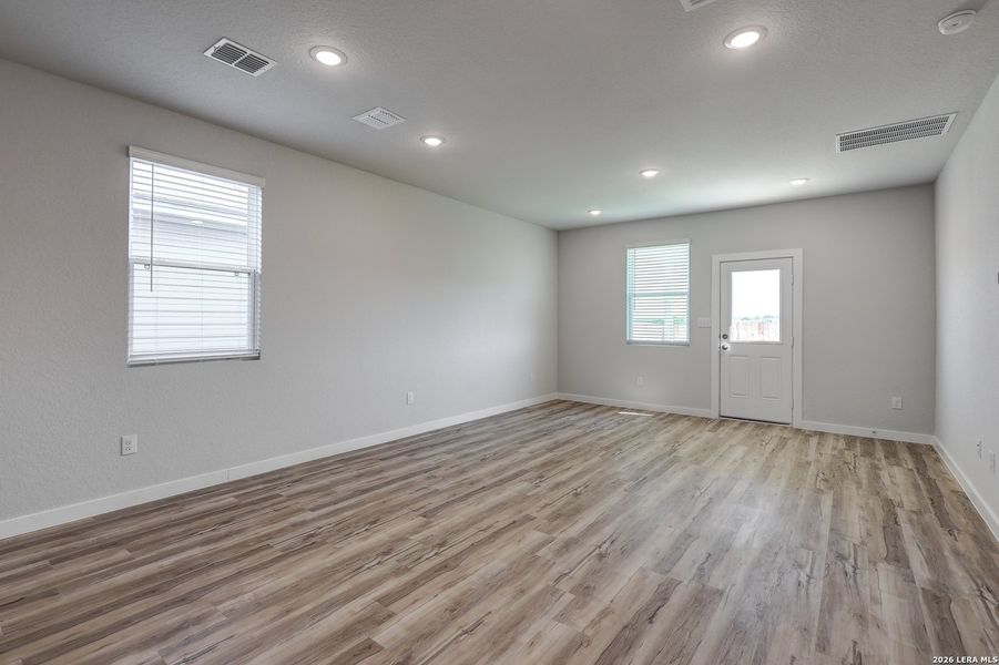 Spacious, unfurnished interior of a new home in Hacienda, San Antonio (Image 21). Spacious, unfurnished interior of a new home in Hacienda, San Antonio (Image 21).