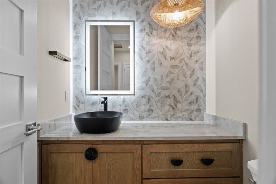 Furnished interior view inside a new home in Pecan Plantation, Granbury (Image 12). Furnished interior view inside a new home in Pecan Plantation, Granbury (Image 12).