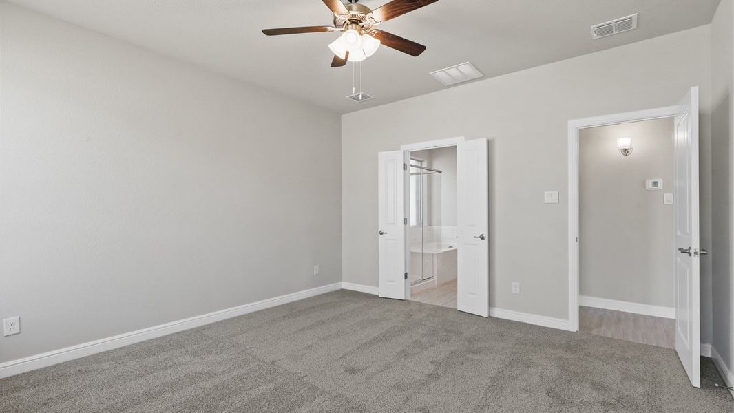 Spacious, unfurnished interior of a new home in Treeline, Justin (Image 18).