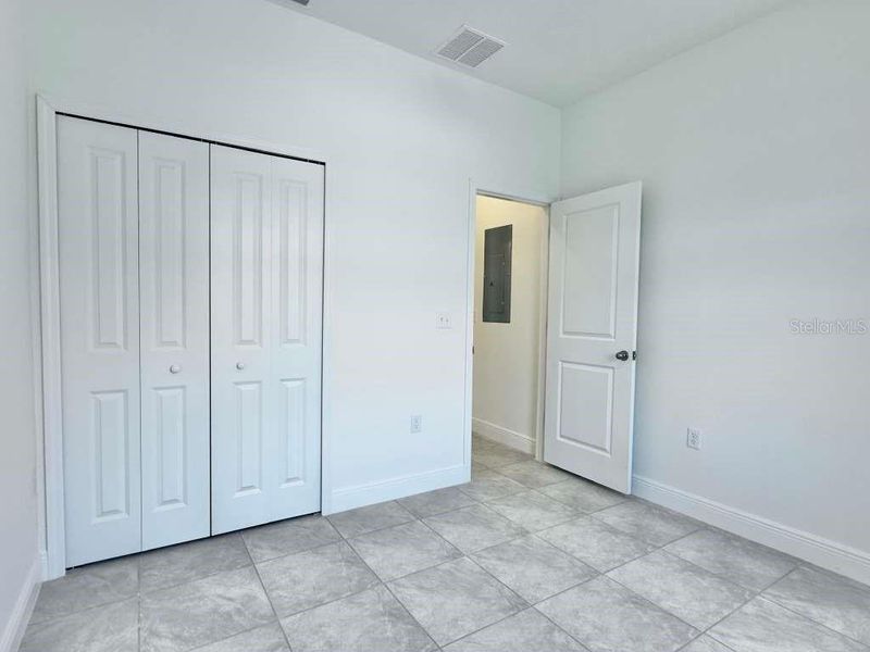 Spacious, unfurnished interior of a new home in , Ocala (Image 37).