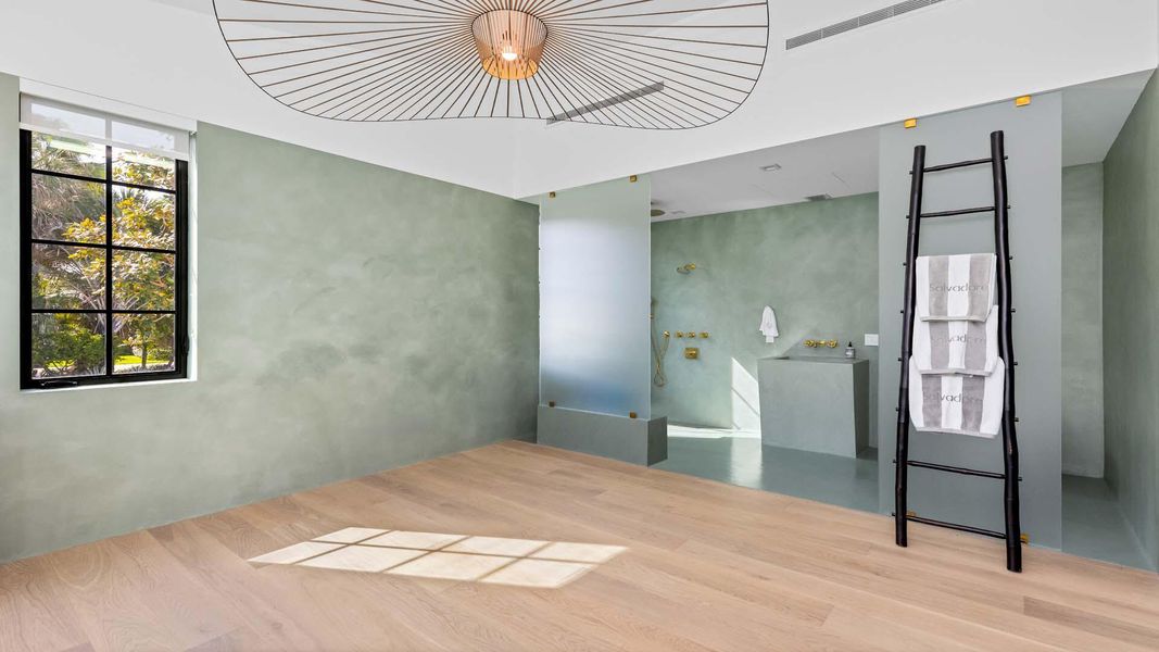 Image 33 of a home in .