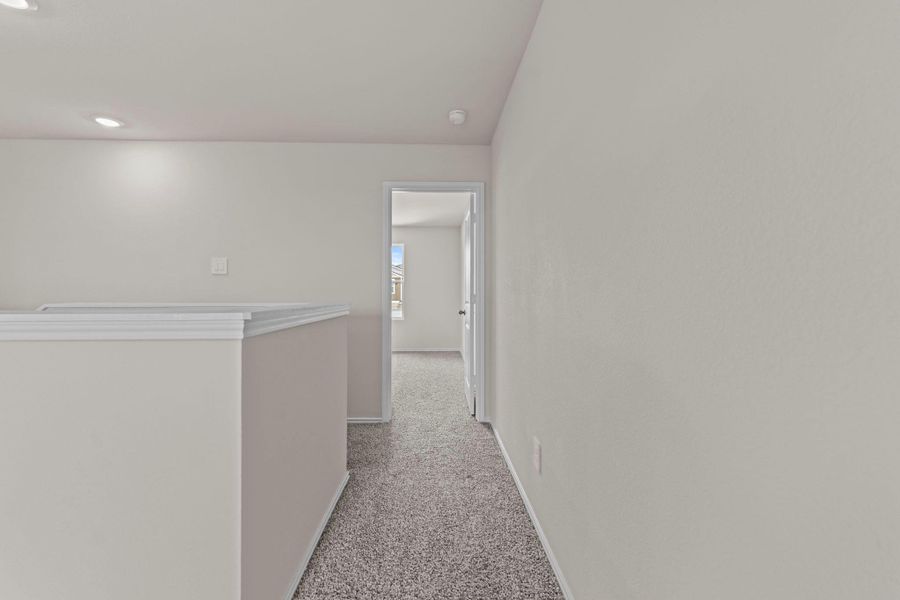Spacious, unfurnished interior of a new home in Sunset Oaks, Maxwell (Image 31).