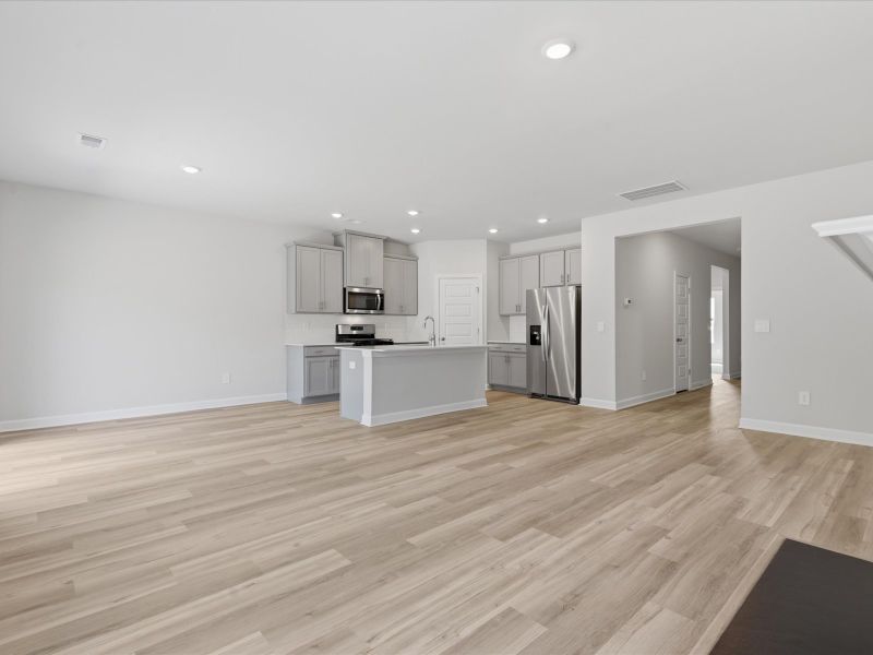 Spacious, unfurnished interior of a new home in Vickery Station, Woodruff (Image 11).