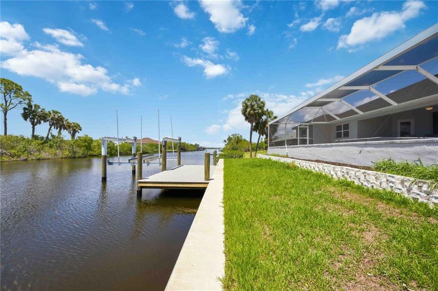 Exterior details and patio area of a home in , Port Charlotte (Image 39).
