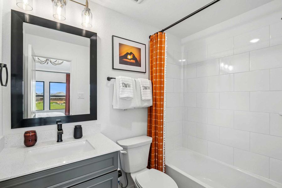 The Crowson - Above Garage Retreat The Crowson - Above Garage Retreat