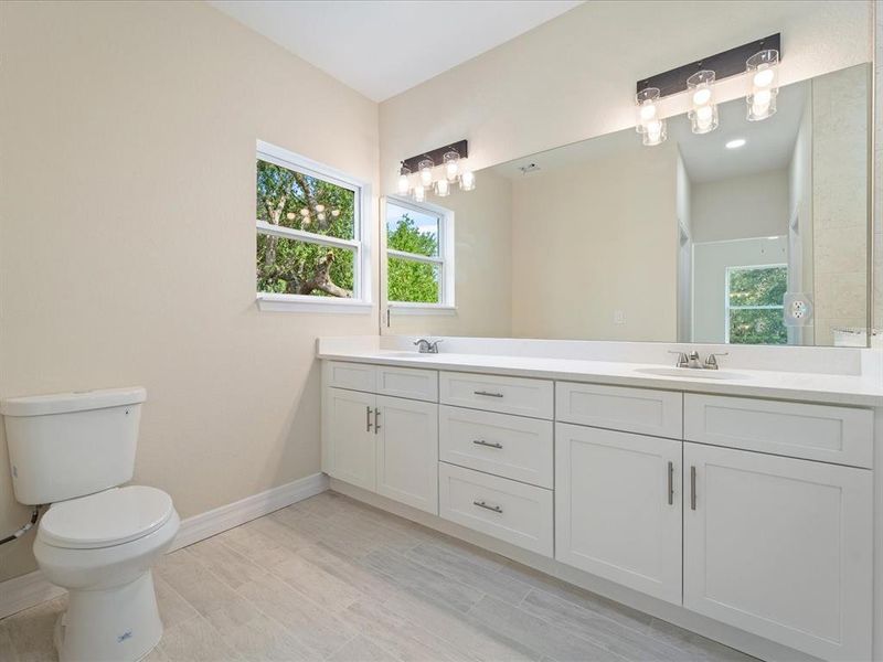 Owner's dual sink bathroom Owner's dual sink bathroom