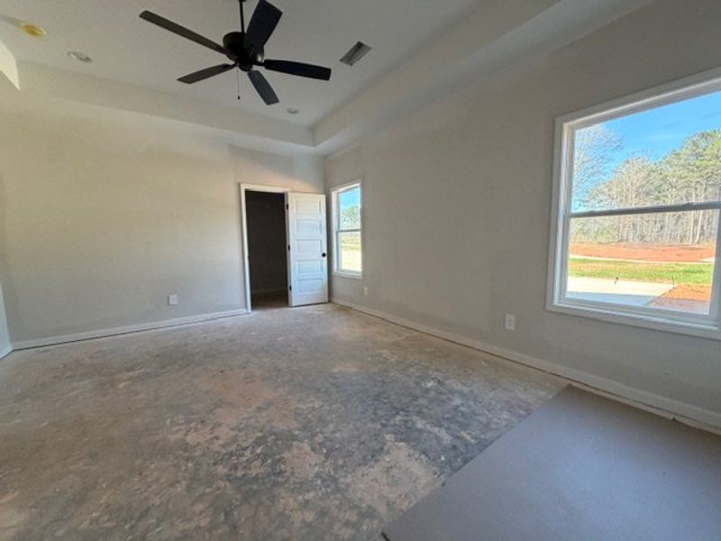 Image 18 of a home in Oakview.