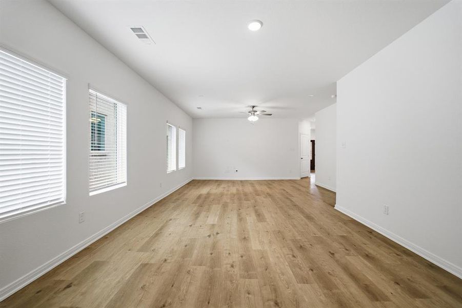 Spacious, unfurnished interior of a new home in Westridge, McKinney (Image 20).