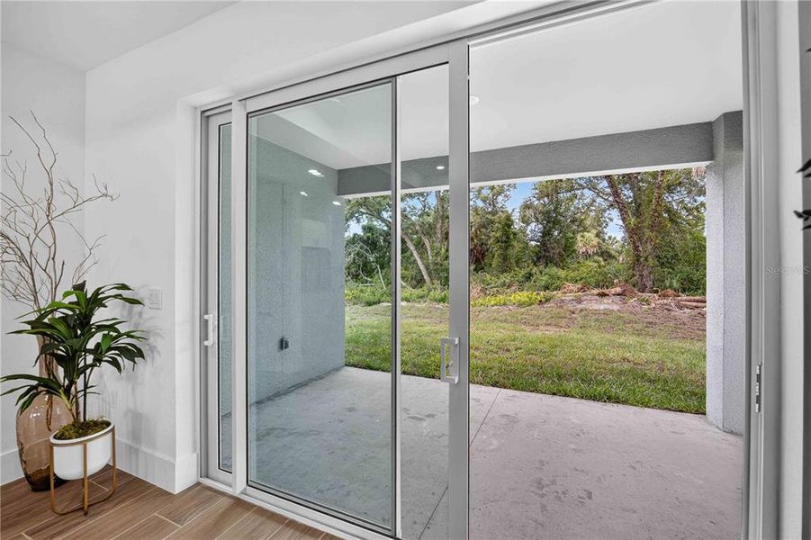 Exterior details and patio area of a home in , Port Charlotte (Image 4).