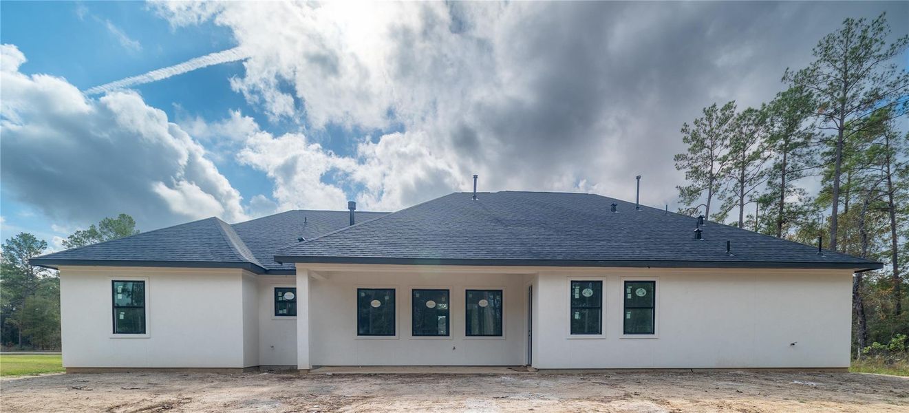Exterior details and patio area of a home in , Dayton (Image 3).