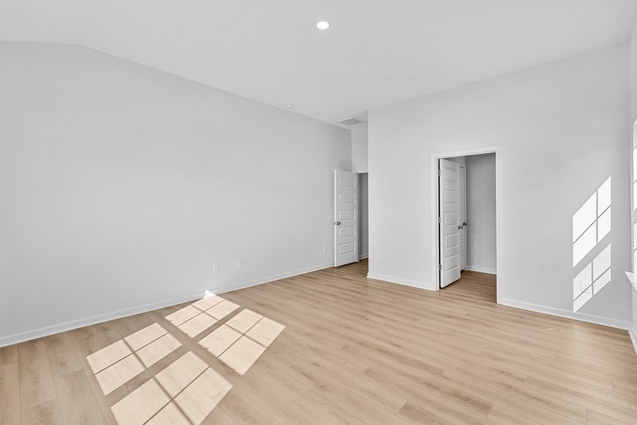 Spacious, unfurnished interior of a new home in Brayden, Advance (Image 23).