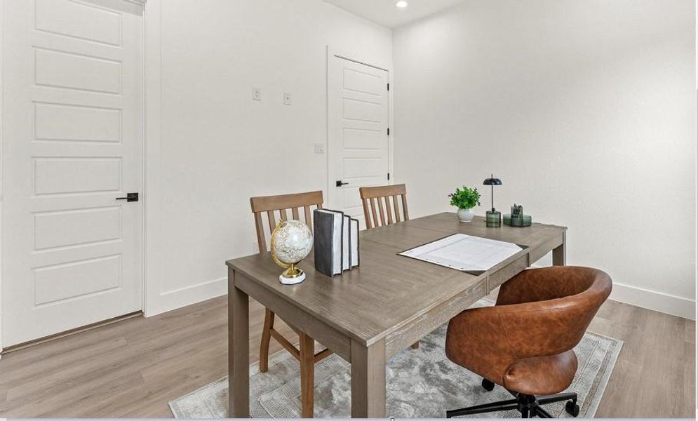 Furnished interior view inside a new home in , Conroe (Image 15).