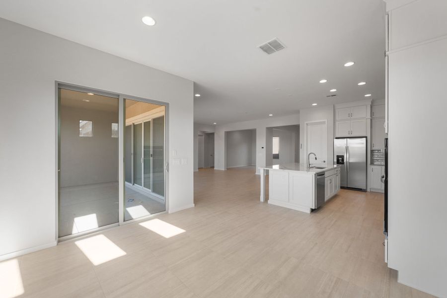 Spacious, unfurnished interior of a new home in Legado West, Queen Creek (Image 25).