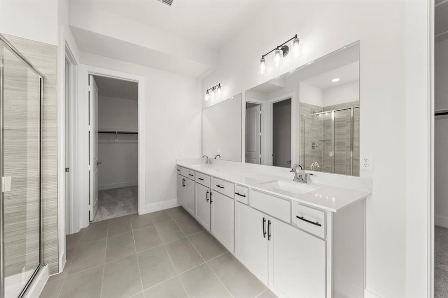 18. 7224 Indian Paintbrush - Bath (3)