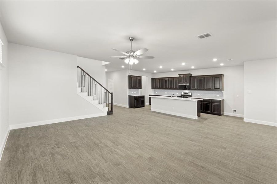 08. 125 Meadow - Family (2)