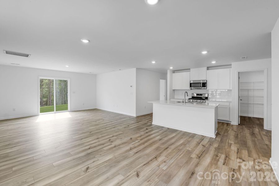 Spacious, unfurnished interior of a new home in Cleveland Hill, Shelby (Image 25).