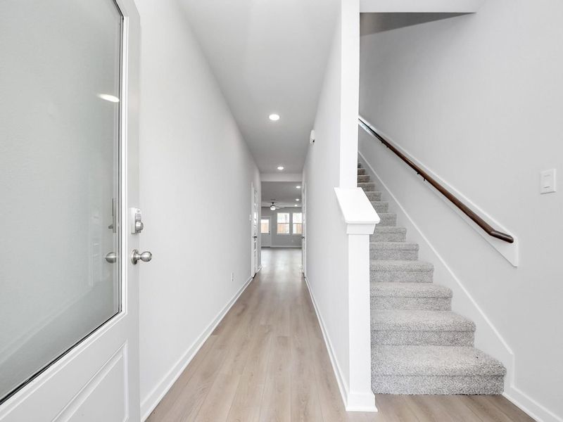 Spacious, unfurnished interior of a new home in Spring Branch Crossing, Conroe (Image 14).