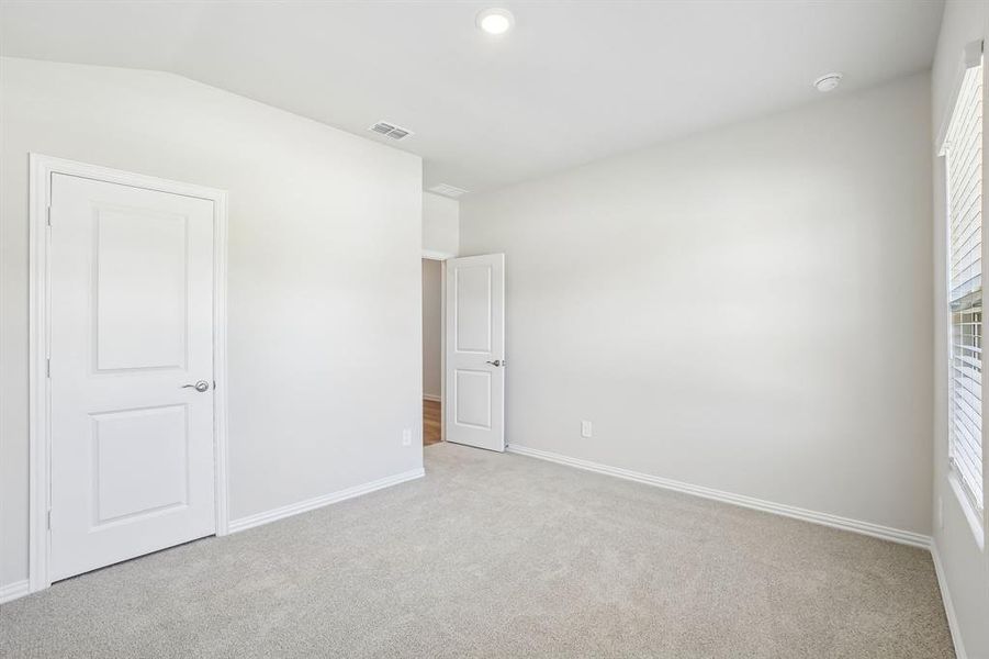 Spacious, unfurnished interior of a new home in Stella Hills, Denton (Image 34).