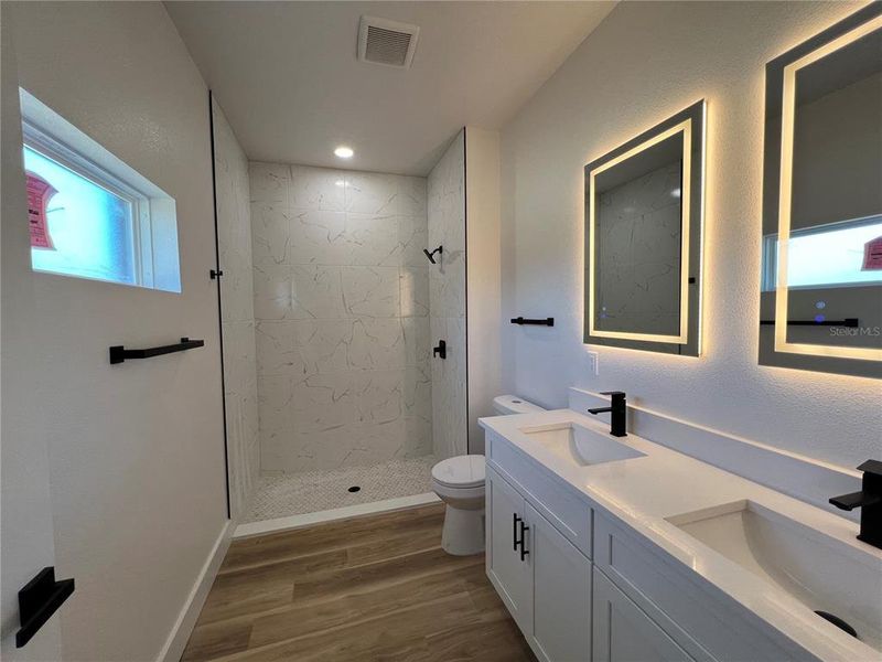 Furnished interior view inside a new home in , Ocala (Image 8).