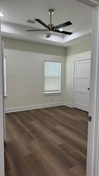 Spacious, unfurnished interior of a new home in , Houston (Image 8).