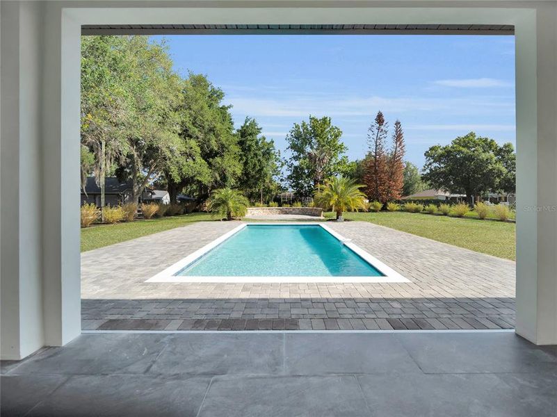 Exterior details and patio area of a home in , Clermont (Image 25).