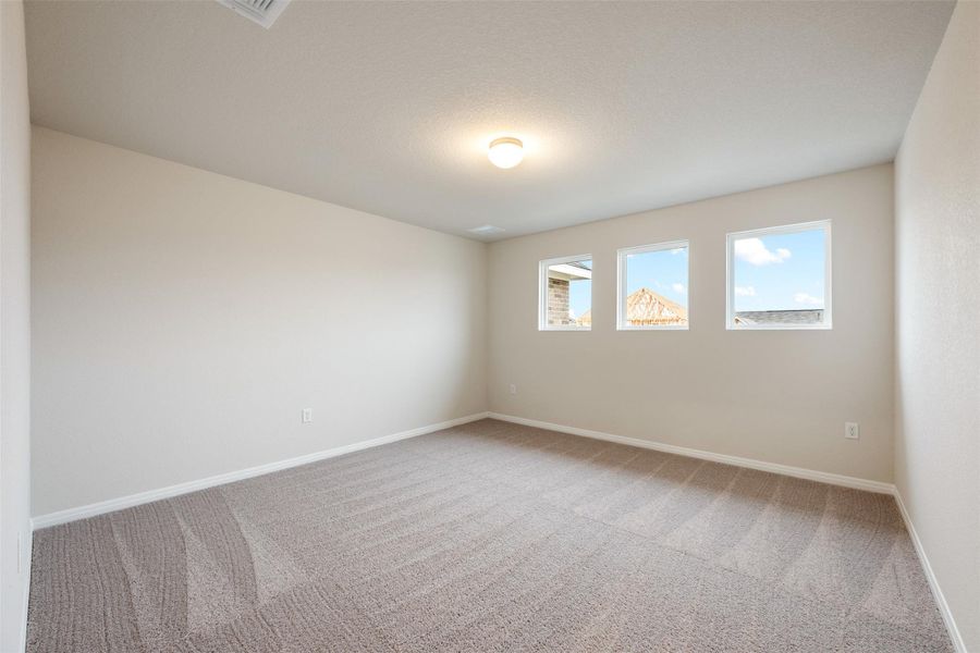Spacious, unfurnished interior of a new home in Rolling Glen, Hutto (Image 21). Spacious, unfurnished interior of a new home in Rolling Glen, Hutto (Image 21).
