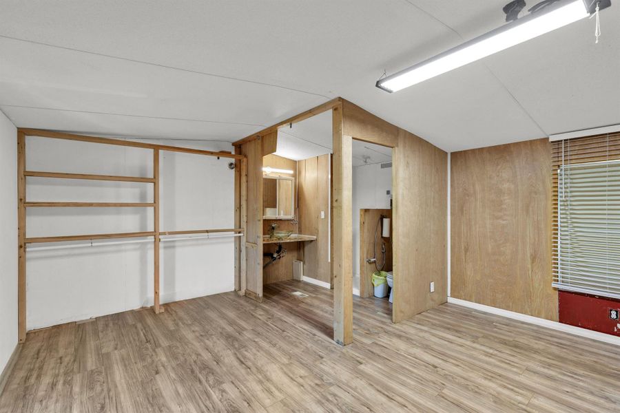 Image 32 of a home in .